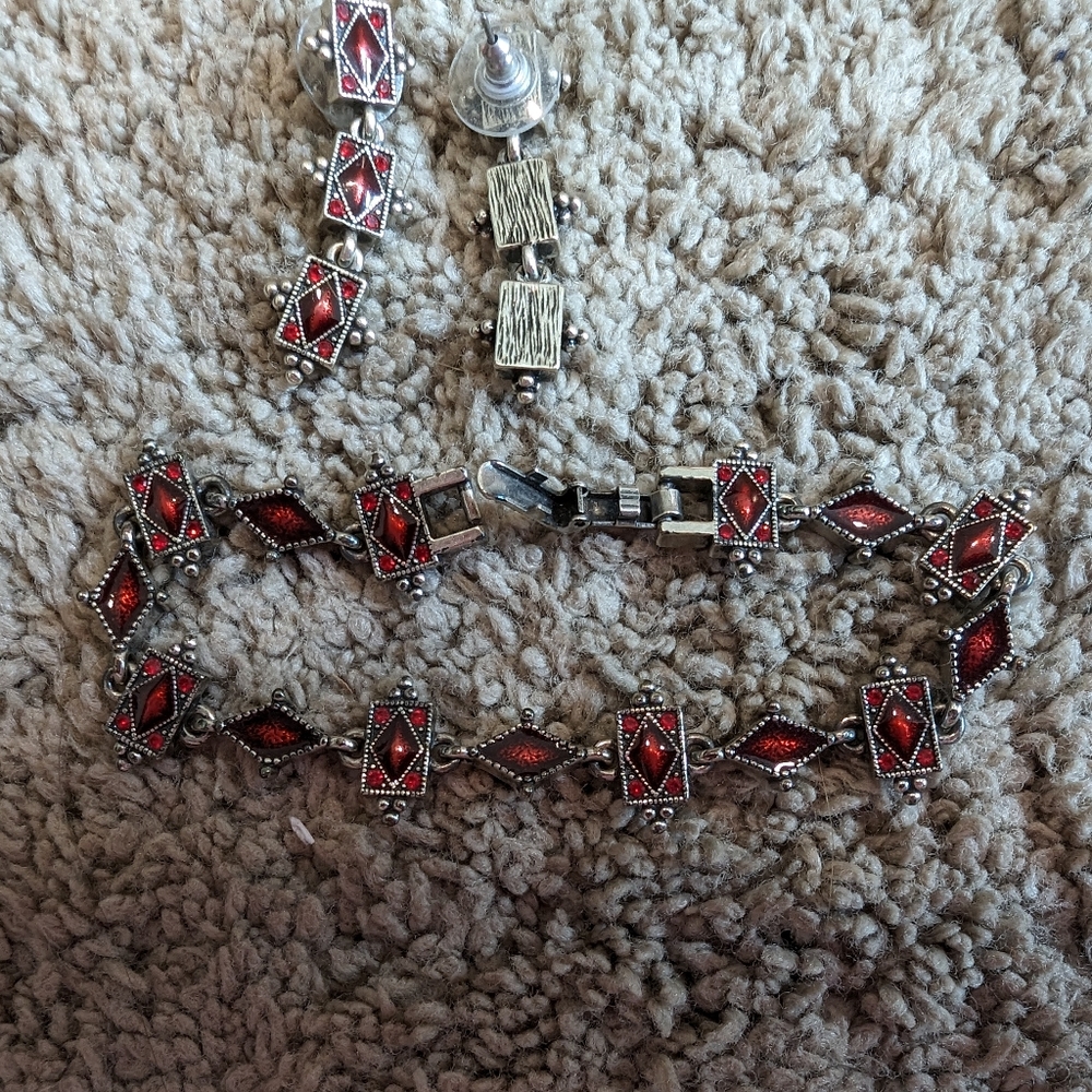 Vintage Napier Bracelet and Pierced Earrings Set Red Crystals - Picture 4 of 5